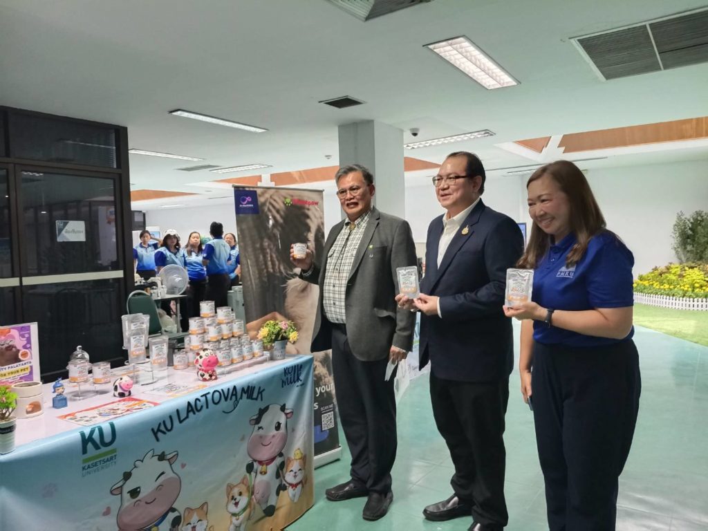 มหาวิทยาลัยเกษตรศาสตร์ เปิดตัว "KU Lactova Milk" นวัตกรรมนมสัตว์เลี้ยงแลคโตสฟรี พลิกวิกฤตน้ำนมโคล้นตลาดสู่ผลิตภัณฑ์พรีเมียม โชว์ผลวิจัยปลอดภัยที่สุดสำหรับสัตว์เลี้ยง