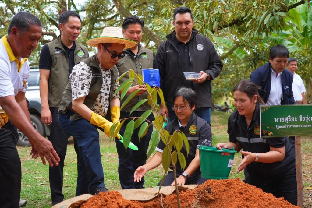 “สุริยะ” คุมเข้มคุณภาพทุเรียนไทย ดันนโยบาย “4 ไม่” พร้อมเปิดด่านส่งออก 24 ชม. รักษาแชมป์ตลาดจีน ดันรายได้ทะลุ 1.5 แสนล้าน