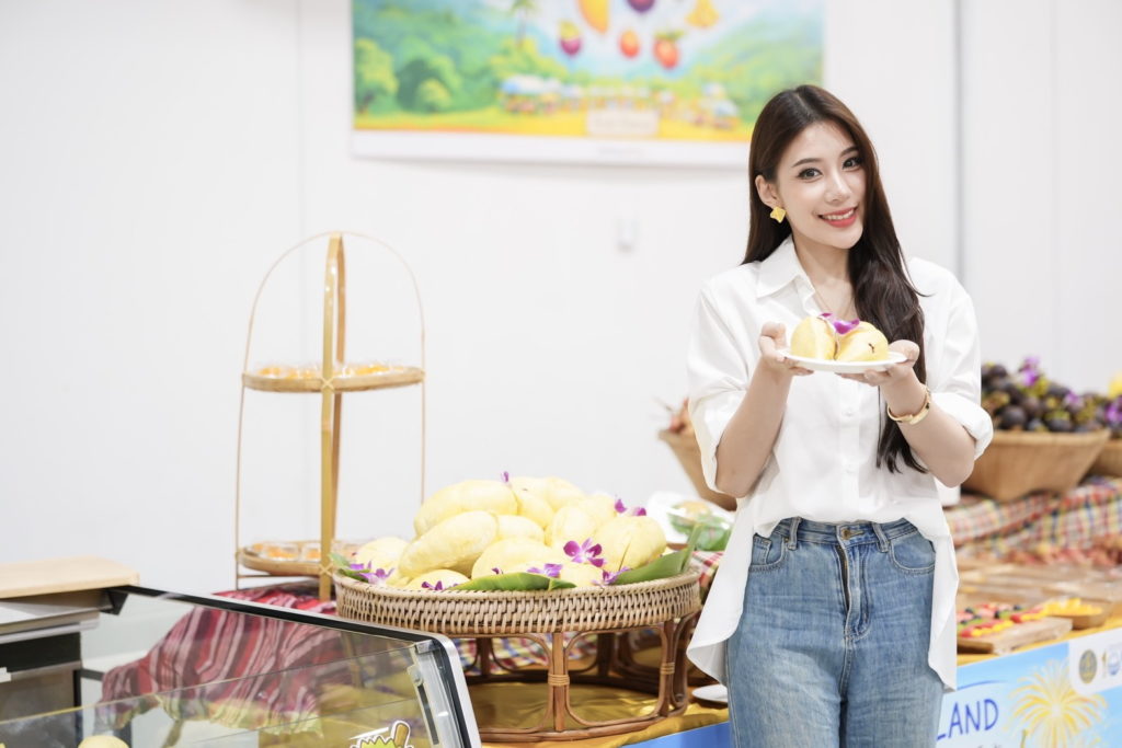 โก โฮลเซลล์ เปิดเทศกาล “Thailand The Land of Tropical Fruits” รุกตลาดผลไม้ไทย ตั้งเป้ารับซื้อ 500 ตัน สร้างรายได้เกษตรกรทั่วประเทศ