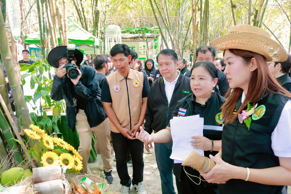 “ศพก.กงไกรลาศ สุโขทัย” ต่อยอดเกษตรปลอดภัย
กรมส่งเสริมการเกษตร ขานรับนโยบาย รมช. ยกระดับสู่แหล่งท่องเที่ยวเชิงเกษตร
