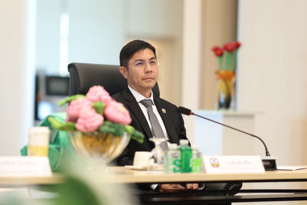 สงร. ผนึกกรรมาธิการการเงิน วุฒิสภา ถกมาตรการอุ้มประชาชนฝ่าวิกฤตเศรษฐกิจโลก ชูโมเดล "เปลี่ยนนาเป็นปาล์ม" แก้หนี้เกษตรกรยั่งยืน