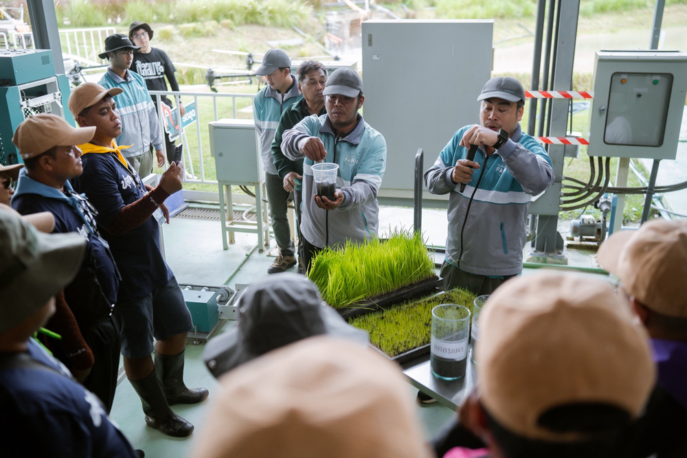 สยามคูโบต้า เปิดค่าย “KUBOTA FARMER ACADEMY” เดินหน้าสร้างเมล็ดพันธุ์ สานฝันคนรุ่นใหม่ ชูคอนเซ็ปต์ “Next Level ปลุกพลังเกษตรในตัวคุณ” รองรับโลกเกษตรดิจิทัล เสริมแกร่ง AgriTech พร้อมบริหารจัดการฟาร์ม ต่อยอดสู่ผู้ประกอบการตัวจริง