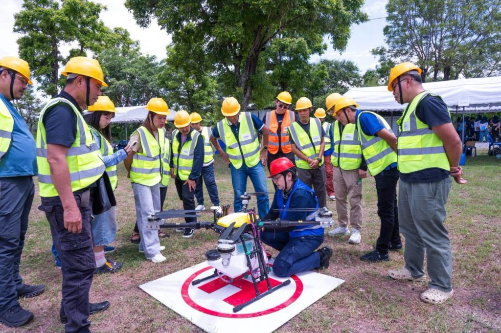 depa ลุยอีสานตอนกลาง ปั้นเกษตรกรสู่ “ผู้บังคับโดรนเกษตรมืออาชีพ” พร้อมยกระดับระบบนิเวศเศรษฐกิจดิจิทัล
