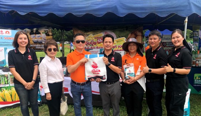 เสือดิน ผนึก ซันสวีท ลุยแปลงข้าวโพดหวานนำร่อง พิสูจน์ไบโอชาร์ดันผลผลิตพุ่ง 23% มุ่งเป้าเกษตรคาร์บอนต่ำ เสือดิน ผนึก ซันสวีท ลุยแปลงข้าวโพดหวานนำร่อง พิสูจน์ไบโอชาร์ดันผลผลิตพุ่ง 23% มุ่งเป้าเกษตรคาร์บอนต่ำ