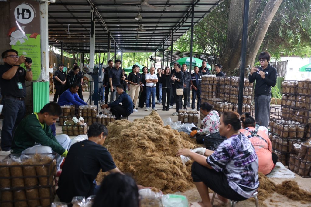 ธ.ก.ส. นำคณะอนุกรรมการพิจารณารางวัลการดำเนินงานอย่างรับผิดชอบต่อสังคมและสิ่งแวดล้อมดีเด่น เยี่ยมชมโครงการ “Rice Circular Model ชุมชนบ้านท่าช้าง จ.พิษณุโลก”