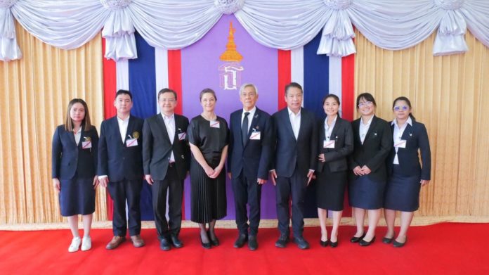 “มจธ. ดึงพลัง Data & Tech บูรณาการพันธมิตรระดับโลก พลิกฟาร์มโคนมไทยเป็นห้องเรียน ลดต้นทุนพร้อมมุ่งสร้างรายได้ยั่งยืน ดึงคนรุ่นใหม่คืนถิ่น” “มจธ. ดึงพลัง Data & Tech บูรณาการพันธมิตรระดับโลก พลิกฟาร์มโคนมไทยเป็นห้องเรียน ลดต้นทุนพร้อมมุ่งสร้างรายได้ยั่งยืน ดึงคนรุ่นใหม่คืนถิ่น”